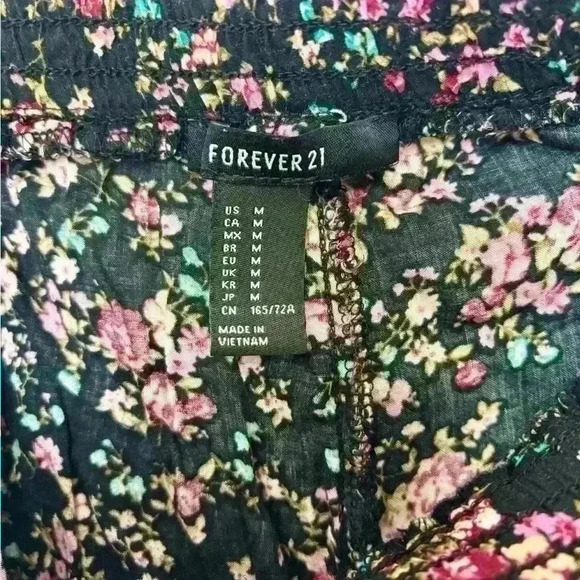 Forever 21 Floral Print Shorts - Picture 4 of 4